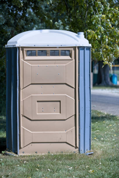 Portable Toilet Options We Offer in Baywood, NY